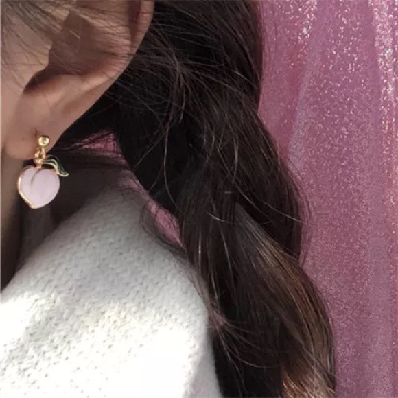 NWT Peaches earrings in yellow gold color setting - Picture 4 of 7